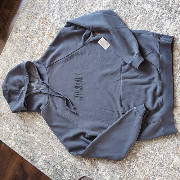 Taylor Swift Eras Tour Hoodie US 2023 dates NEW Medium - Picture 2 of 7